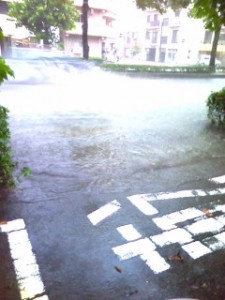 洪水